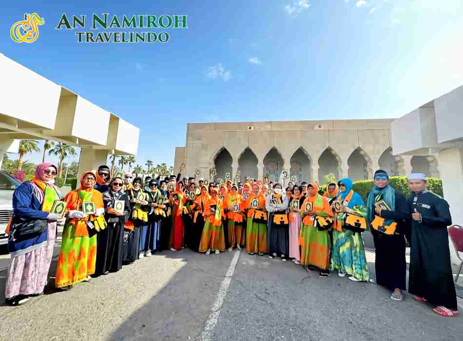 paket umroh hemat 13 hari namiroh tour